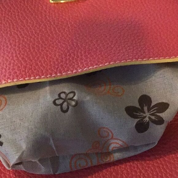 Purse NWT Merci Beaucoup Clutch New Bag Purse Crossbody Magenta Pink Brass Chain - Picture 11 of 11